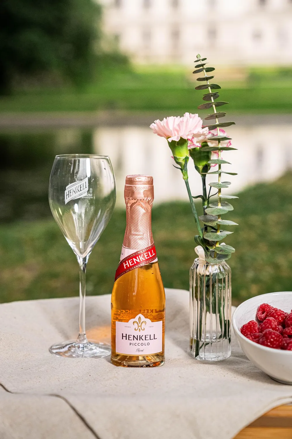Henkell Rosé Sekt trocken Piccolo 12x0,2L beerig