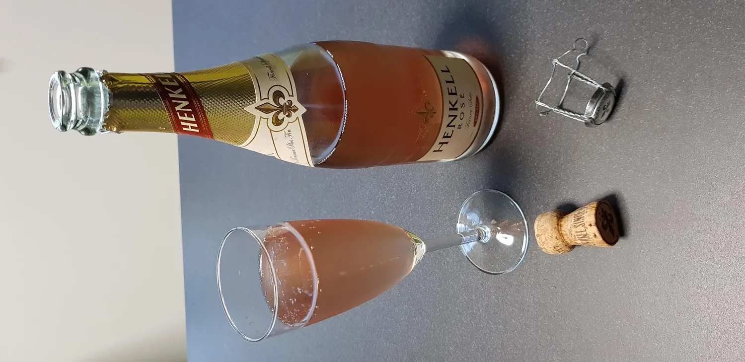 Henkell Rosé Trocken Sekt 6x0,75L beerig