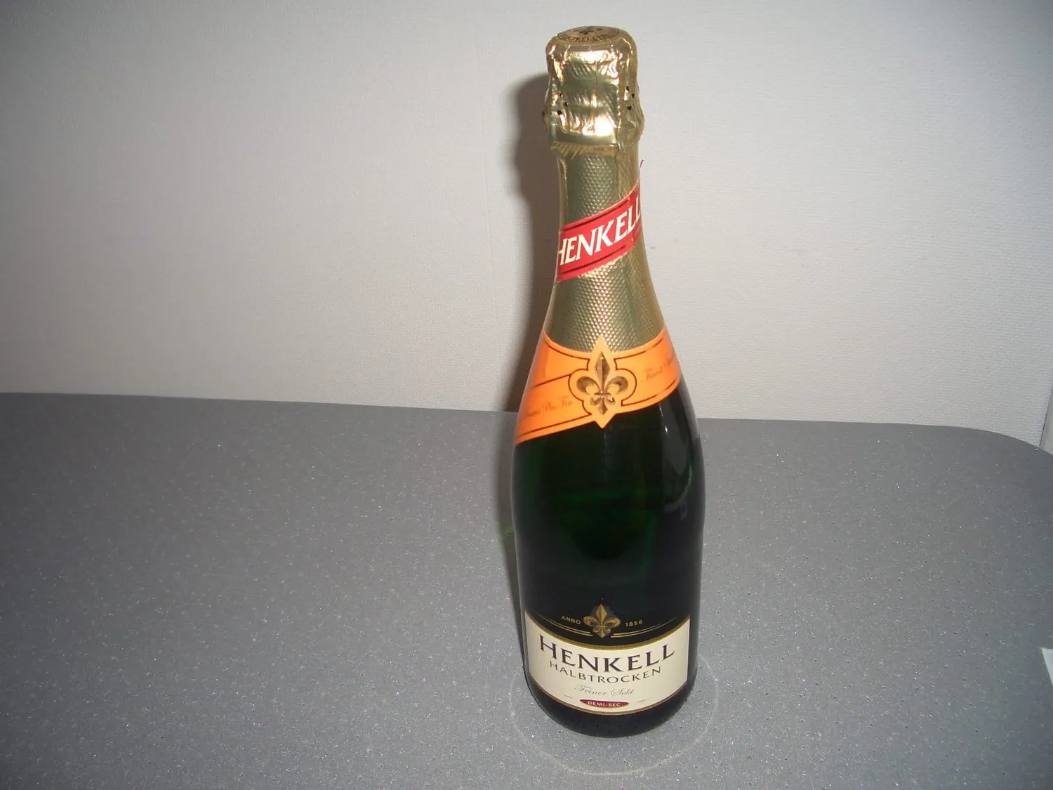 Henkell Halbtrocken Sekt 6 x 0,75 l Chardonnay-Cuvée mild