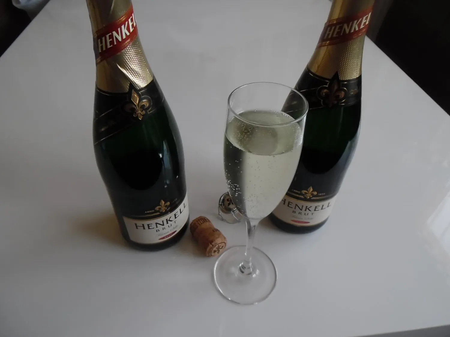 Henkell Brut Sekt 6 x 0,75 l Chardonnay-Cuvée elegant