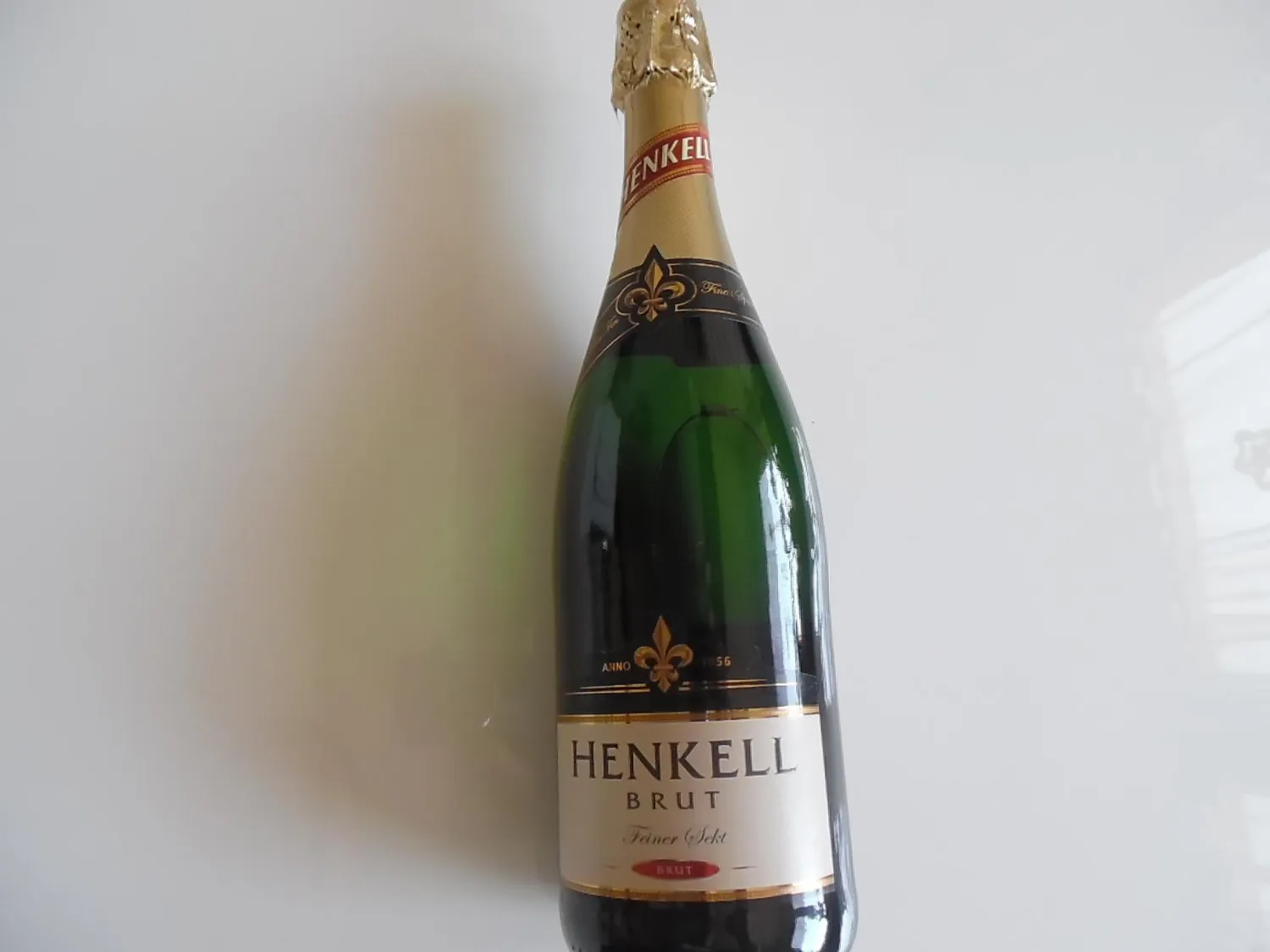 Henkell Brut Sekt 6 x 0,75 l Chardonnay-Cuvée elegant